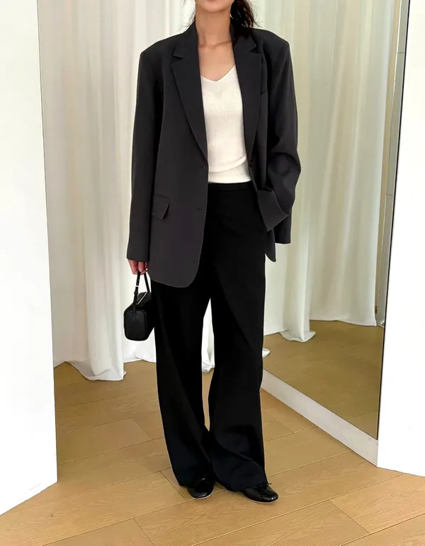 Stylish and Elegant Women's Jacket, Simple and Versatile for Various Occasions
