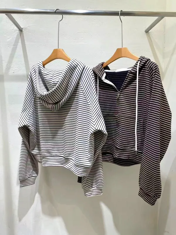 เสื้อผู้หญิงลายทางแฟชั่น สไตล์สบายๆ