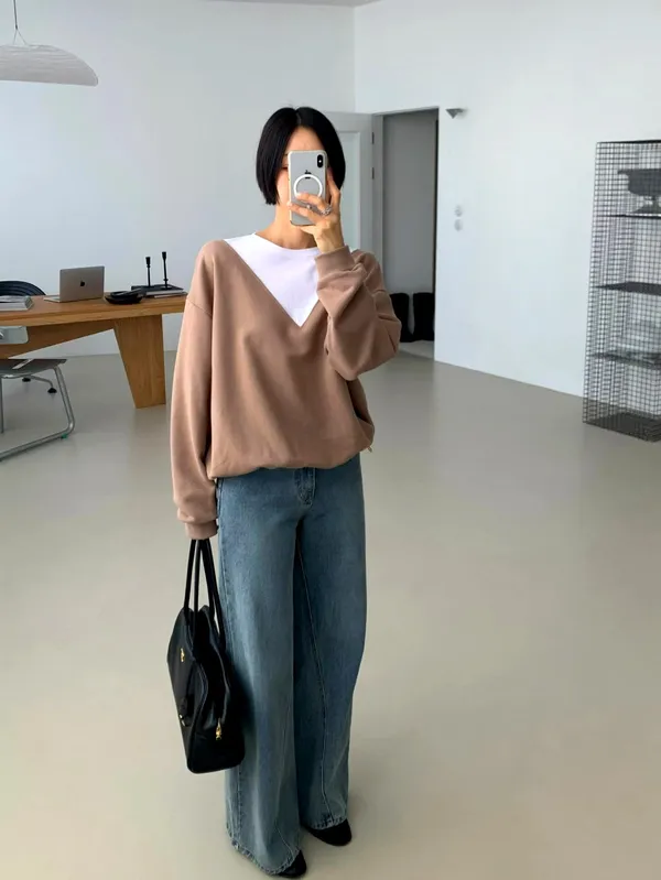 Trendy Casual Women's Top with Comfortable Loose Fit
