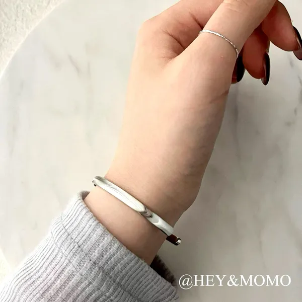 Sleek and Stylish Silver Bracelet - An Elegant Accessory Wristband