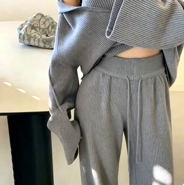 Stylish Gray Knit Women's Outfit, Comfortable Casual Style