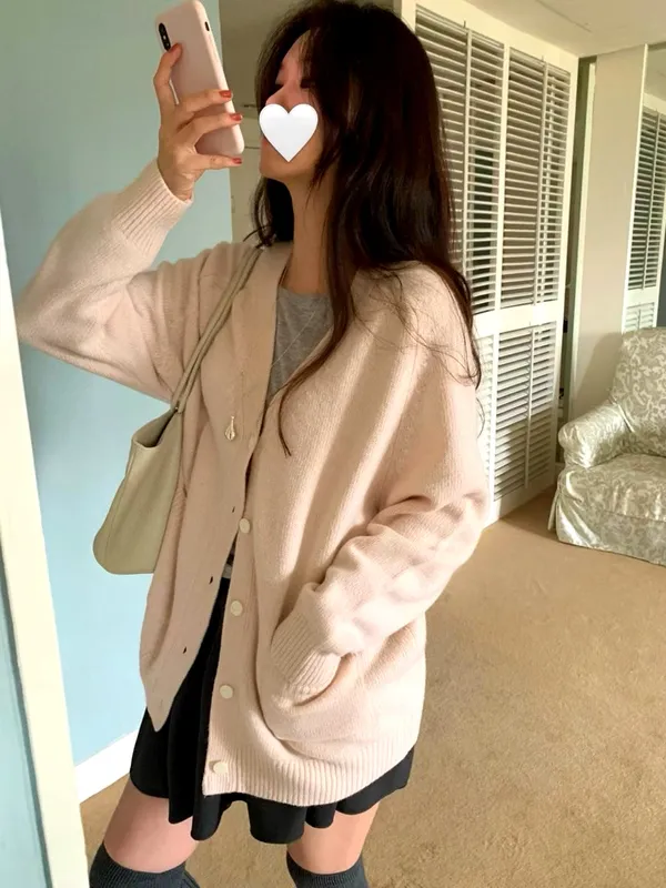 เสื้อกันหนาวแบบสุภาพสตรีสีอ่อน สวมใส่สบายและเข้ากันได้ง่าย