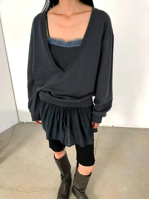 Fashionable Loose V-Neck Women's Top, Comfortable Casual Style