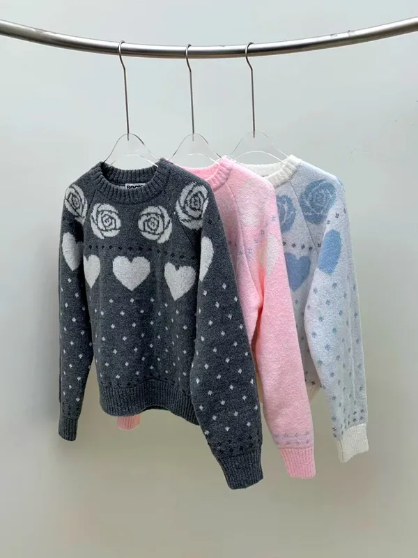 Sweet Heart Pattern Knitted Top - Warm and Comfortable