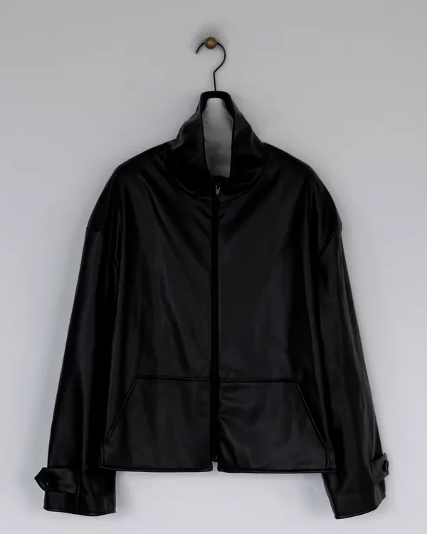 Stylish Black Women's Coat - Elegant and Warm