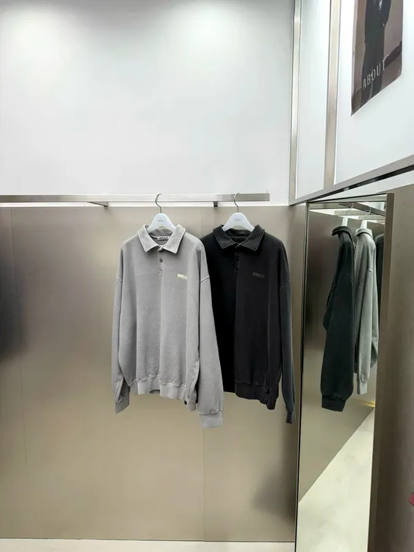 Stylish and Minimalist Men's Long Sleeve Top, Comfortable and Versatile