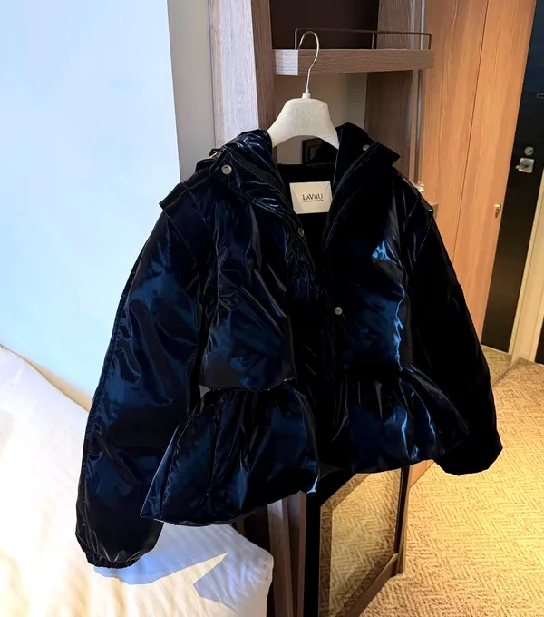 Stylish Shiny Women's Jacket - Warm and Comfortable for Autumn and Winter