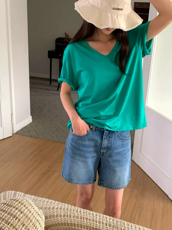 Fresh Green V-Neck Short Sleeve Women's Top - Comfortable and Breathable