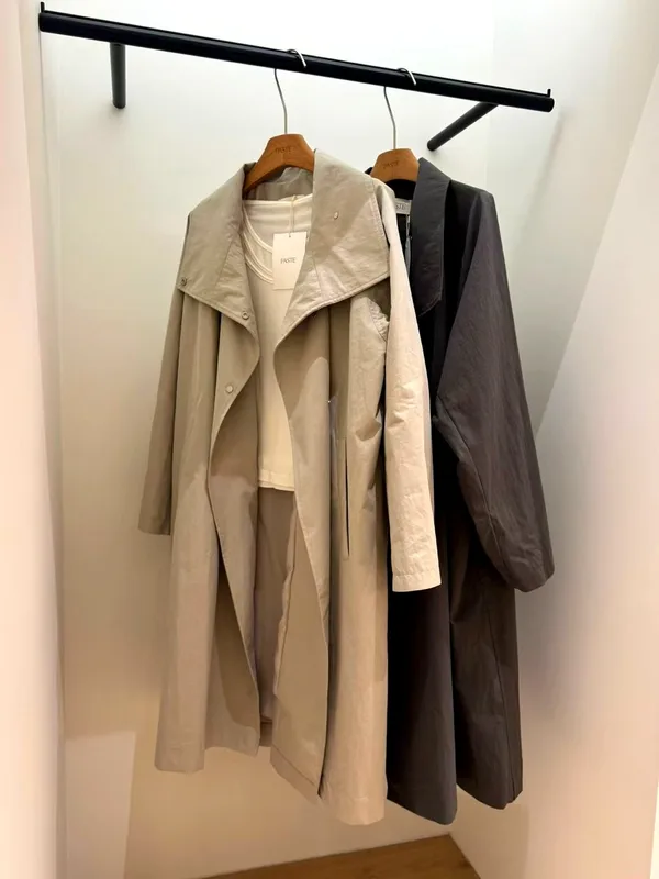 Fashionable and Minimalist Women's Jacket, Lightweight and Comfortable, Perfect for Spring and Autumn