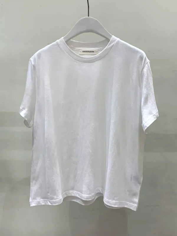 Minimalist Basic Women's T-Shirt, Comfortable and Versatile