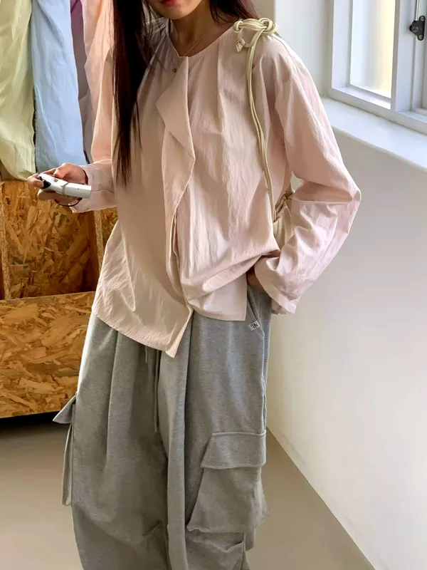 Áo sơ mi tối giản thanh lịch, nhẹ nhàng và thoải mái cho mùa xuân hè