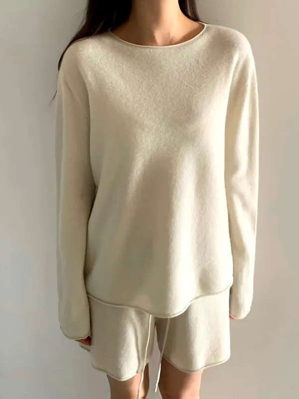 Minimalist Comfortable Women's Sweater, Soft and Skin-Friendly, Perfect Match