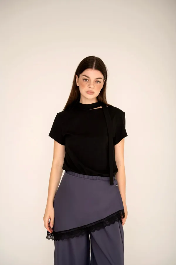 Stylish and Minimalist Women's T-Shirt, Comfortable and Versatile