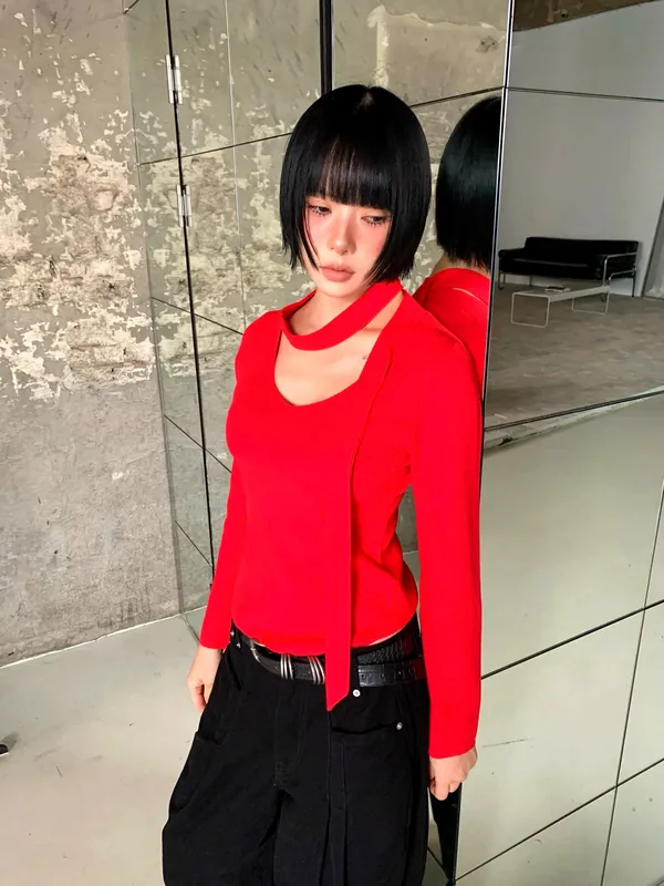Stylish Red Knit Sweater with Elegant Slim Fit Design