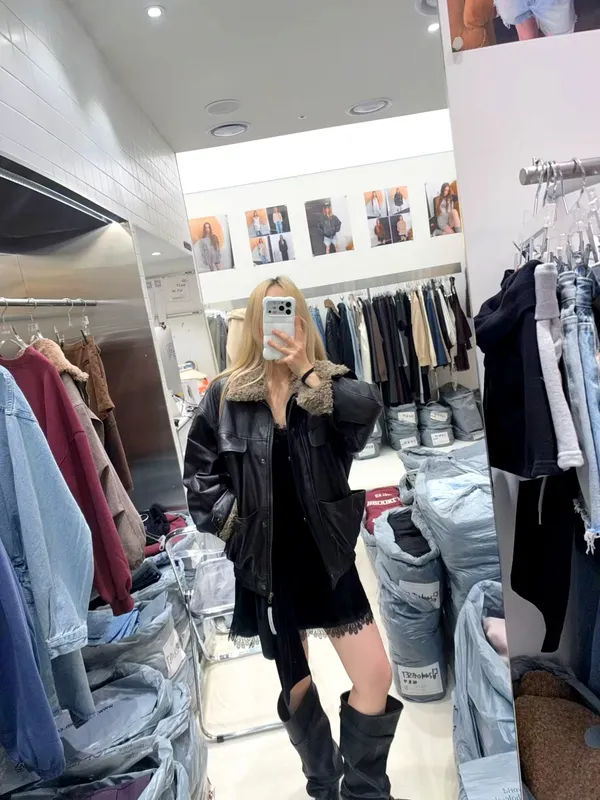 Stylish Women's Jacket - Comfortable, Warm, and Versatile