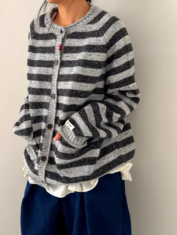 Stylish Striped Women's Cardigan - Comfortable and Versatile
