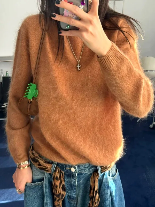 Stylish and Elegant Sweater, A Must-Have for Warm Autumn and Winter