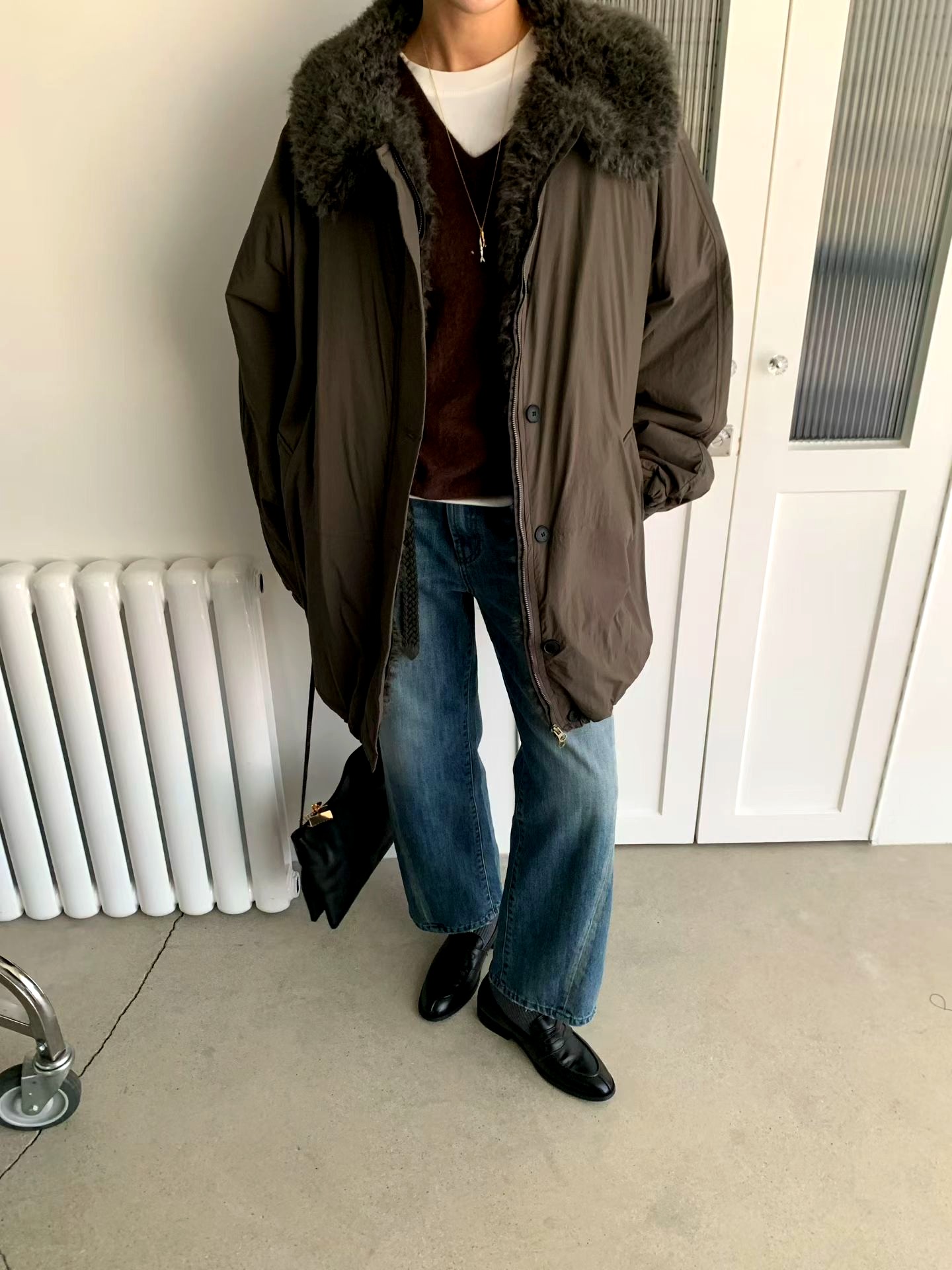 패셔너블한 여성용 재킷, 모피 칼라 디자인, 따뜻하고 편안함