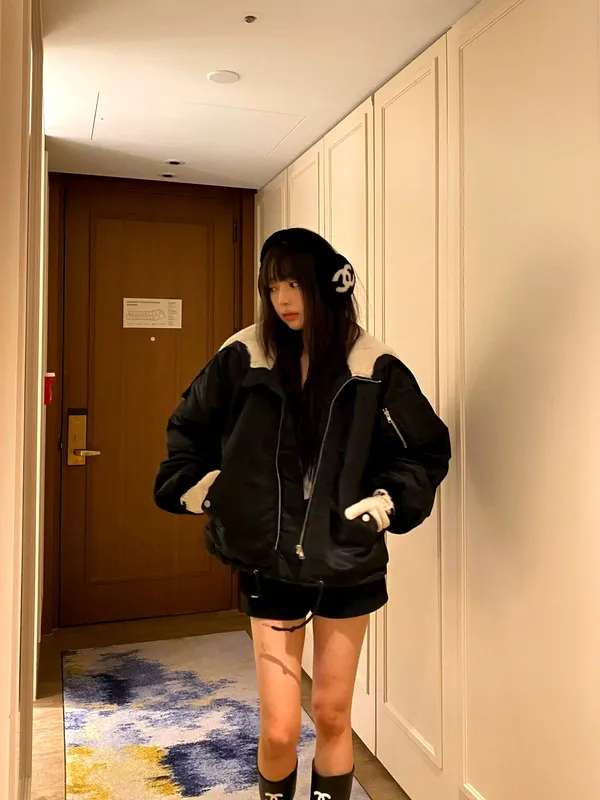 Stylish Trendy Women's Down Jacket, Warm and Comfortable, Versatile Style
