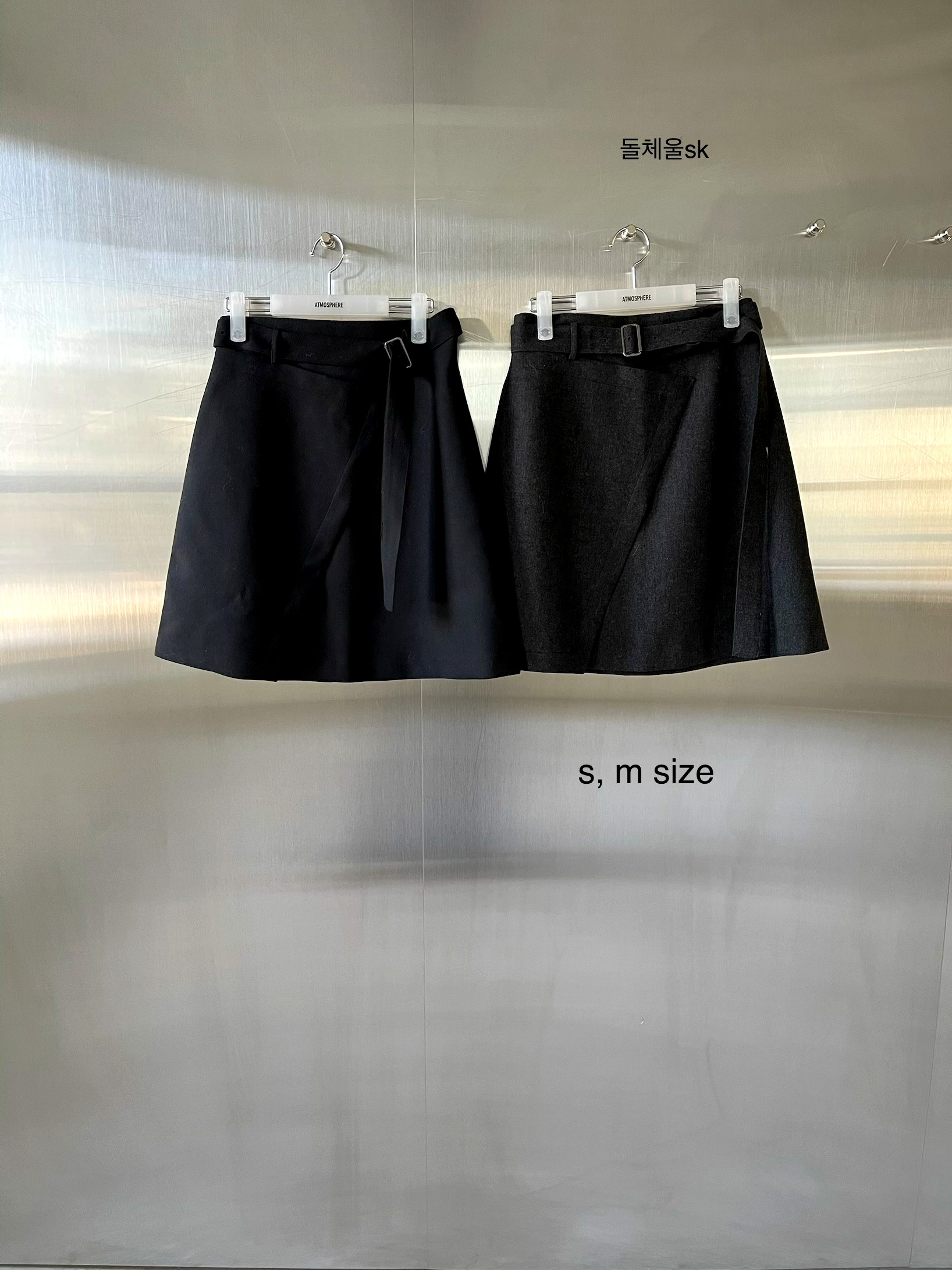 패셔너블한 다재다능 여성 미디 스커트, 봄과 여름에 완벽한 의상
