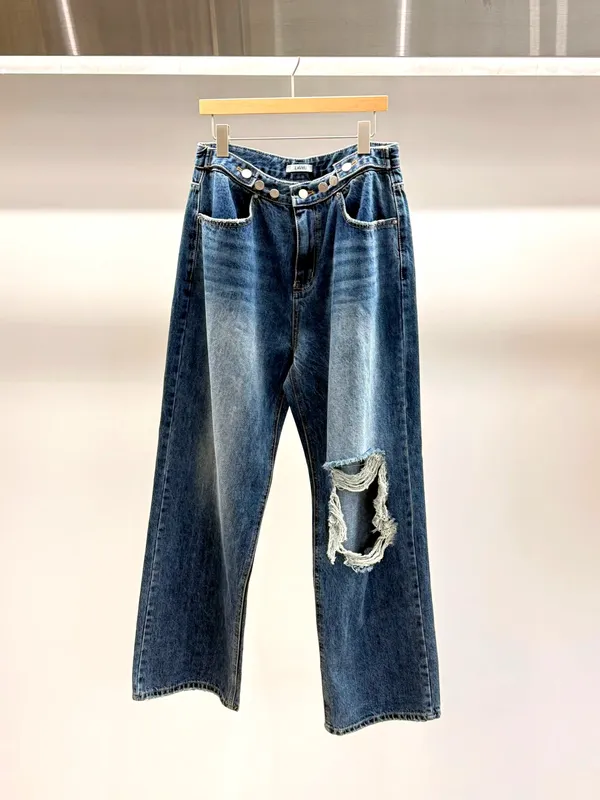Fashionable Ripped Jeans, Loose Casual Style