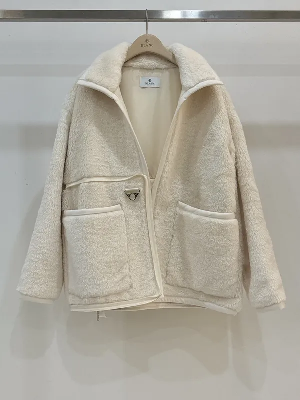 Fashionable Warm Plush Coat, Comfortable and Versatile