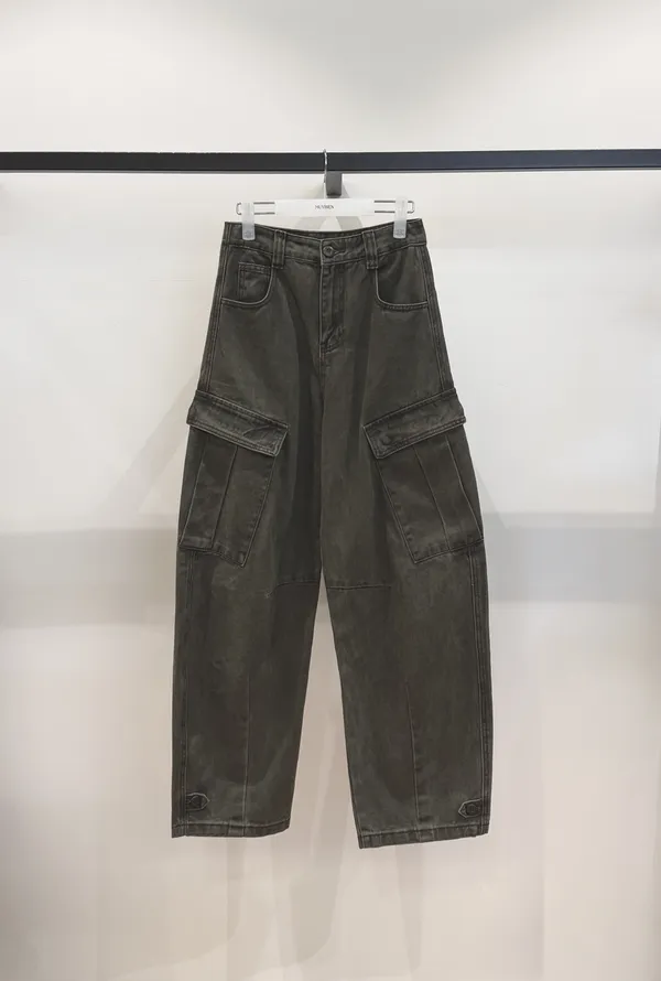 Vintage Style Loose Fit Cargo Pants, A Fashion Essential for Casual Wear