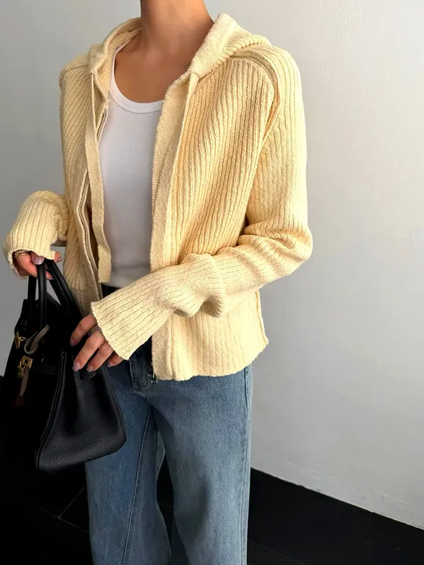 Stylish Knitted Jacket - Soft and Comfortable for Perfect Fall/Winter Pairing