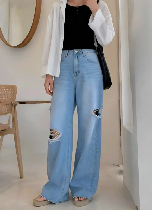 Stylish Ripped Jeans for Effortless Casual Look