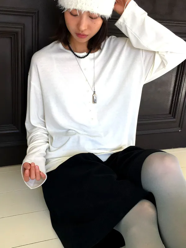 Minimalist Long Sleeve Women's Top, Comfortable and Versatile