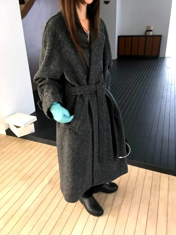Fashionable and Elegant Women's Coat - Warm and Comfortable for Autumn and Winter
