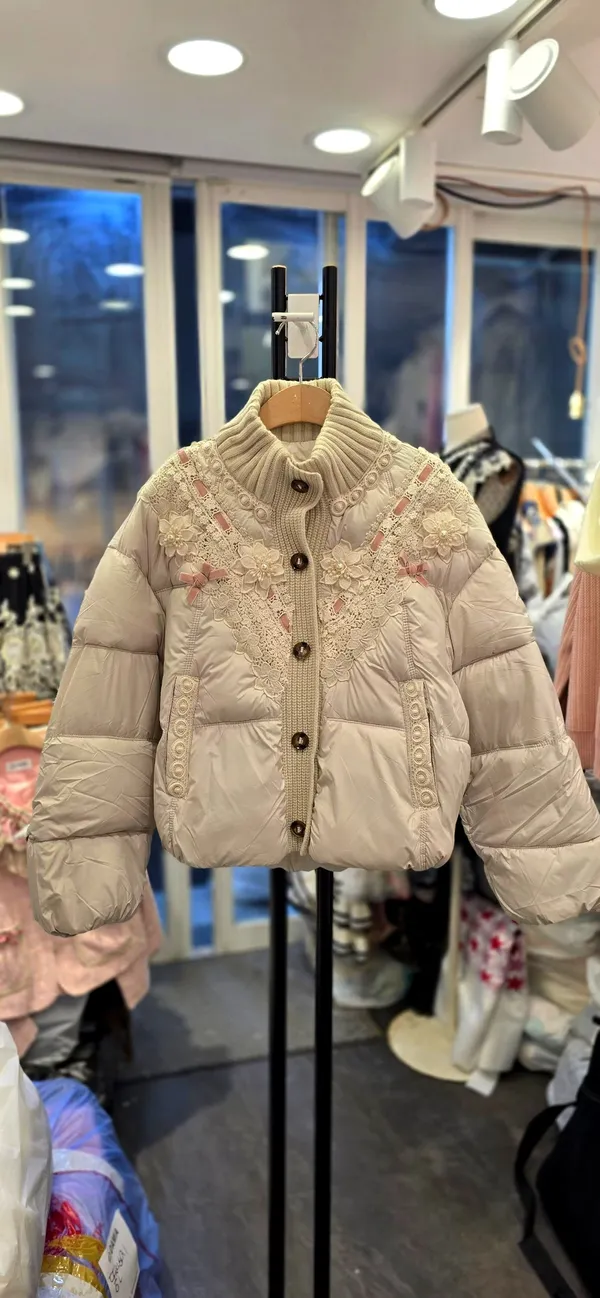 Elegant Embroidered Women's Cotton Jacket - Warm and Stylish