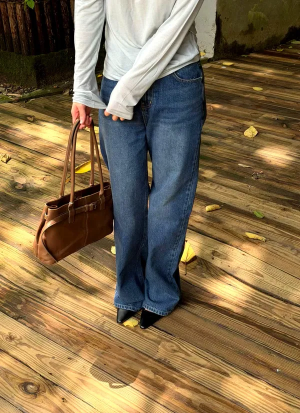 Stylish Loose-Fit Jeans for Ultimate Comfort