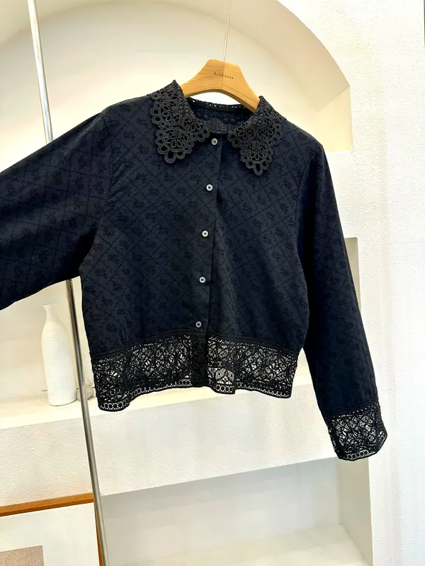 เสื้อเชิ้ตแขนยาวปกลูกไม้สุดหรู - แสดงเสน่ห์ของผู้หญิง