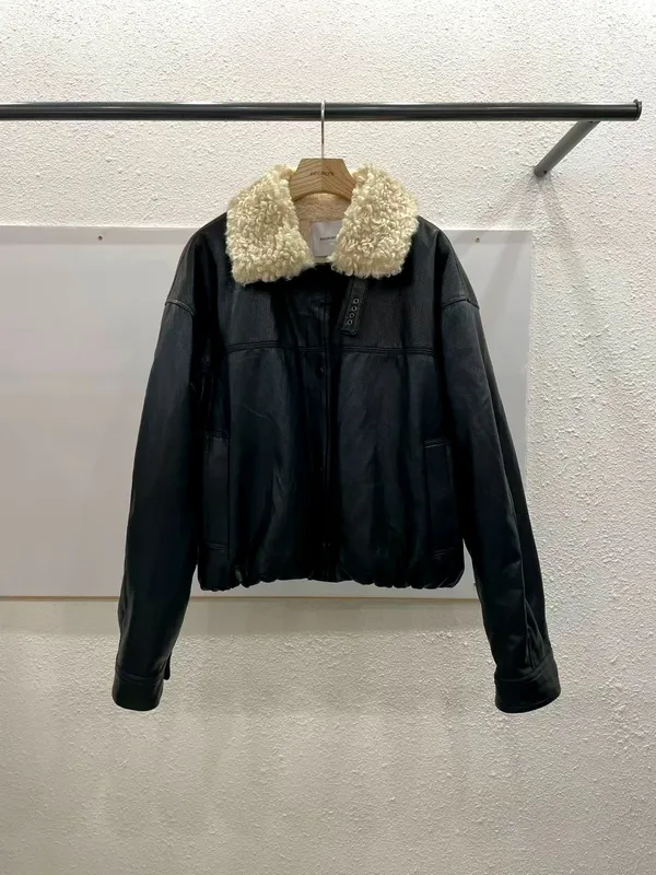 Stylish Women's Jacket with Lamb Wool Collar Design