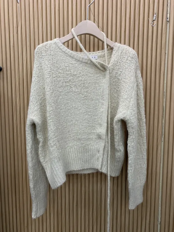Warm and Cozy Knitted Cardigan