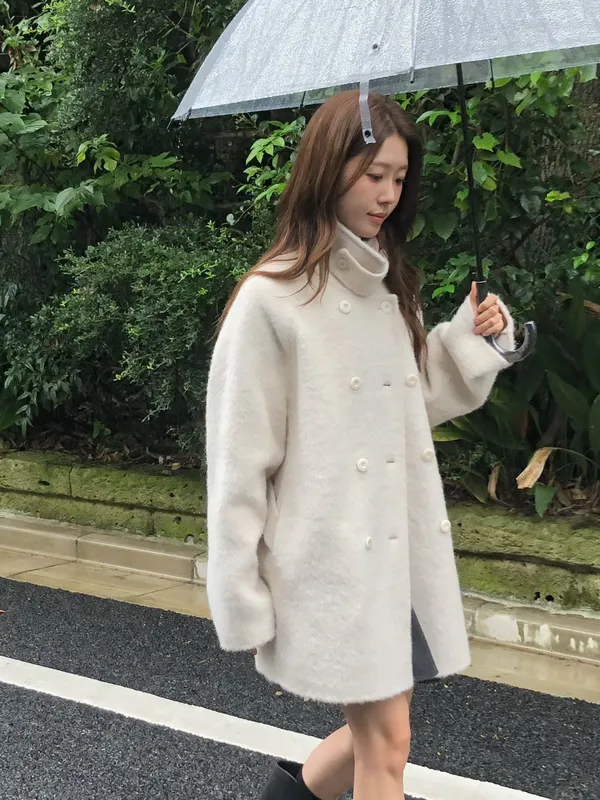 Elegant and Warm Women's Coat - Fashionable and Versatile