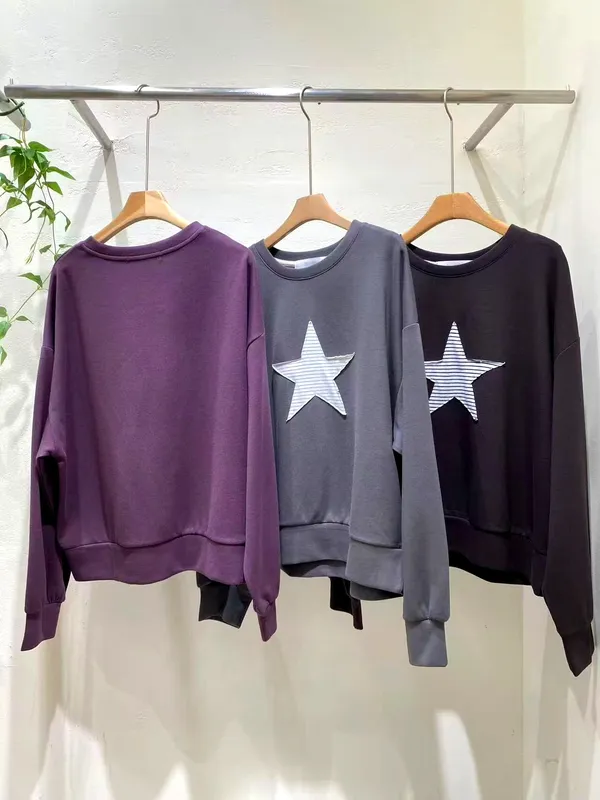 เสื้อยืดหลวมลายดาวสุดแฟชั่น สไตล์สบายๆ