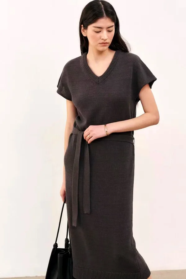 Stylish and Minimalist V-Neck Dress, Exuding Elegance