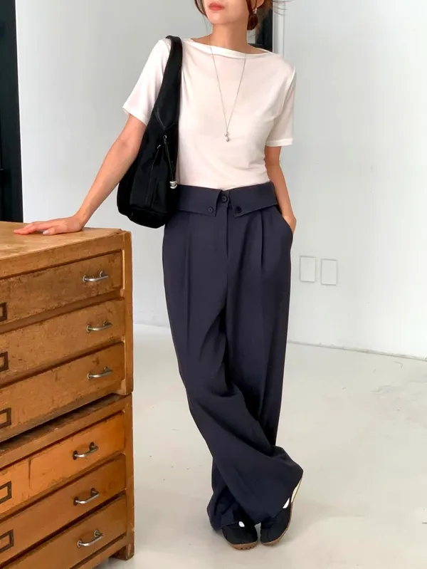 Stylish and Comfortable Women's Top - Effortlessly Versatile