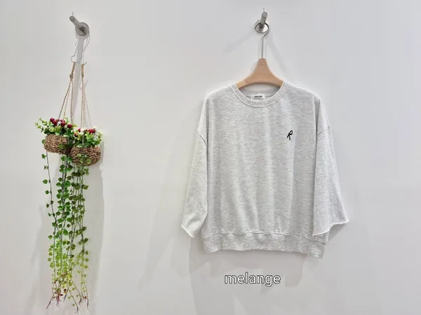 Stylish Minimalist Gray Women's Top - Comfortable Casual Style