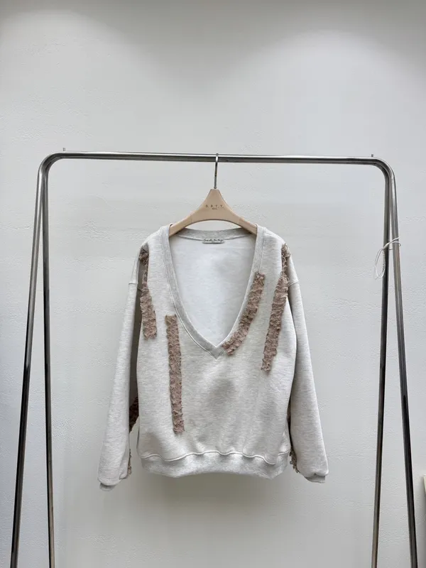 Fashionable Casual V-Neck Sweater, Comfortable and Versatile