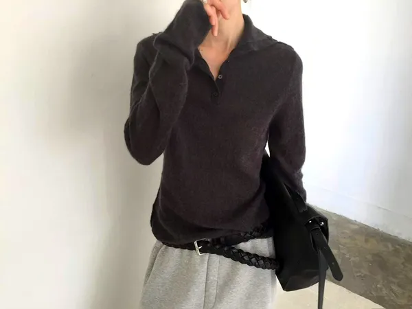 Elegant and Minimalist Women's Shirt - Soft and Comfortable for Perfect Pairing