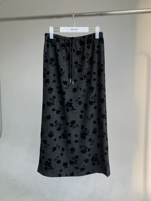 Black floral printed long dress, elegant temperament