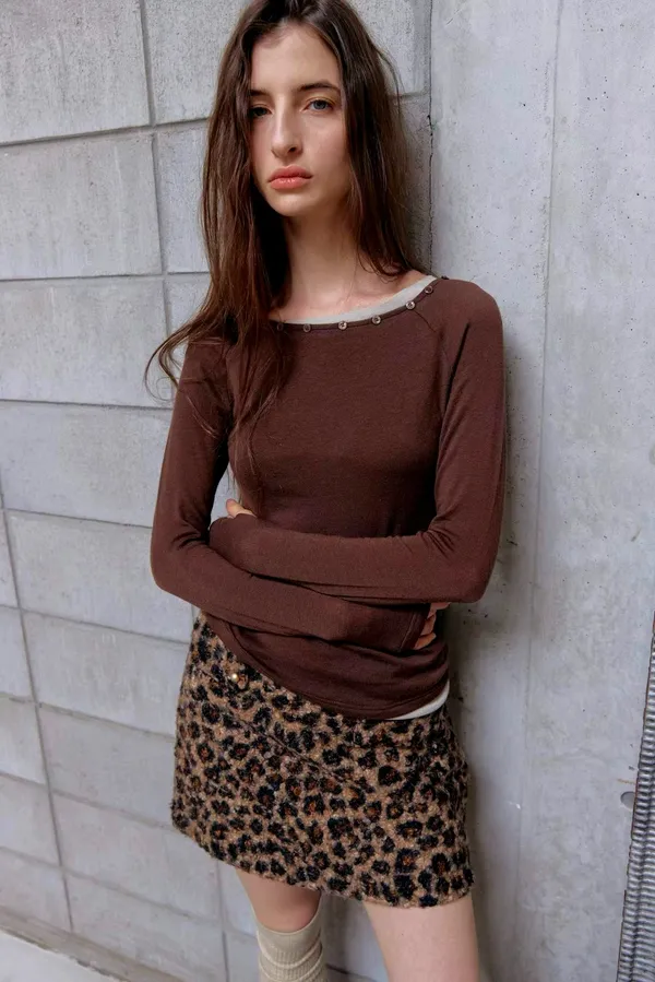 Stylish and Simple Long Sleeve T-Shirt for Women, Exudes Elegance