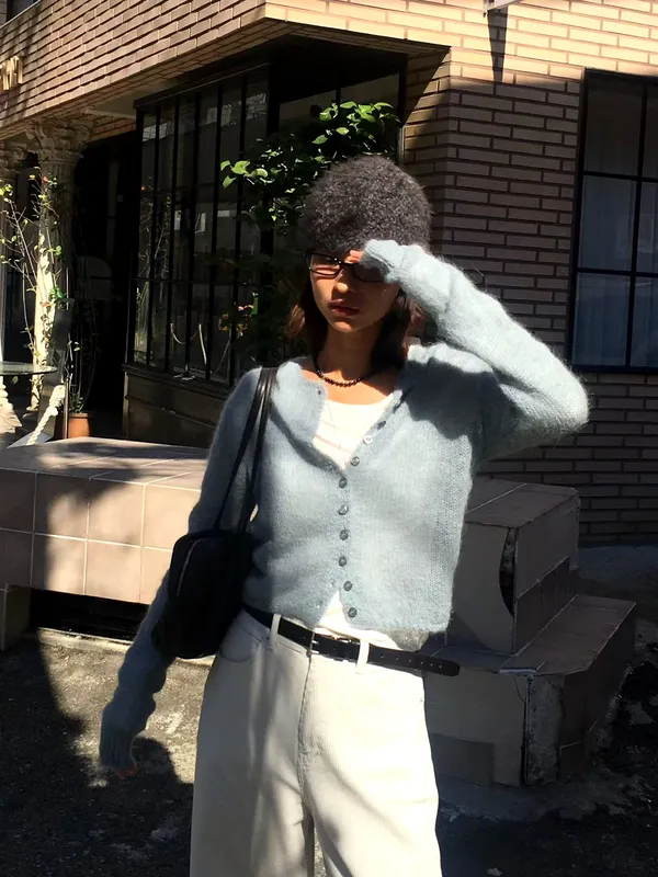 Elegant Cardigan for Women, Soft and Comfortable, Perfect for Fall and Winter