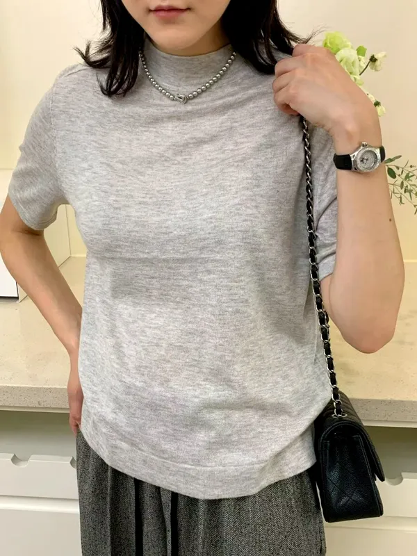 Elegant and Simple Women's Top - Comfortable and Breathable Knit Style