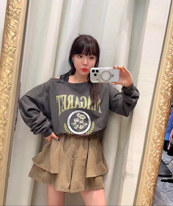 Trendy Loose Hoodie for a Comfortable Casual Look