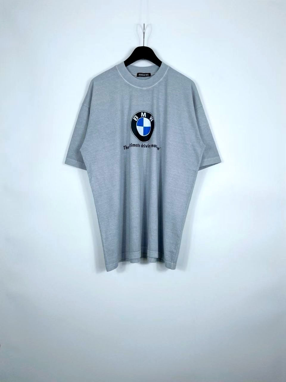 BMW 브랜드 회색 반팔 티셔츠 - 편안한 캐주얼 스타일