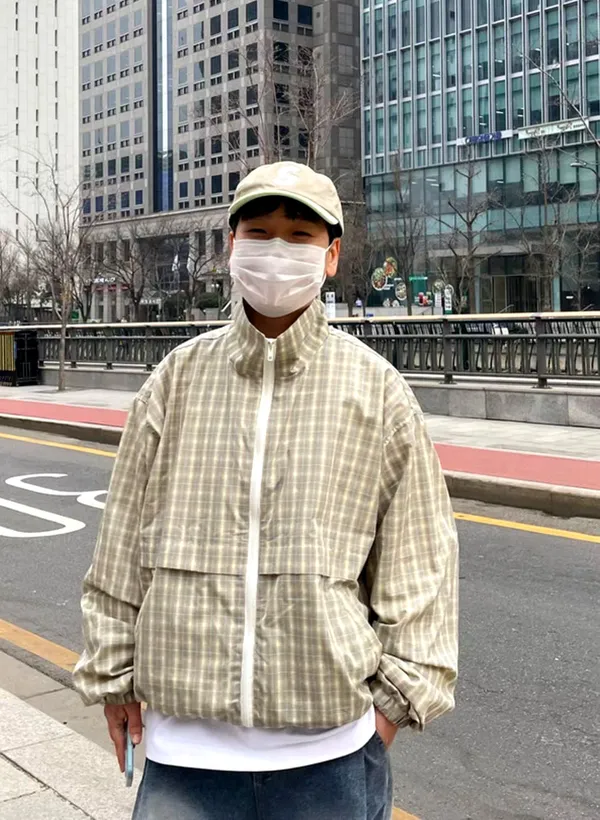 Stylish Plaid Men's Jacket - Lightweight and Comfortable, A Must-Have for Spring and Autumn